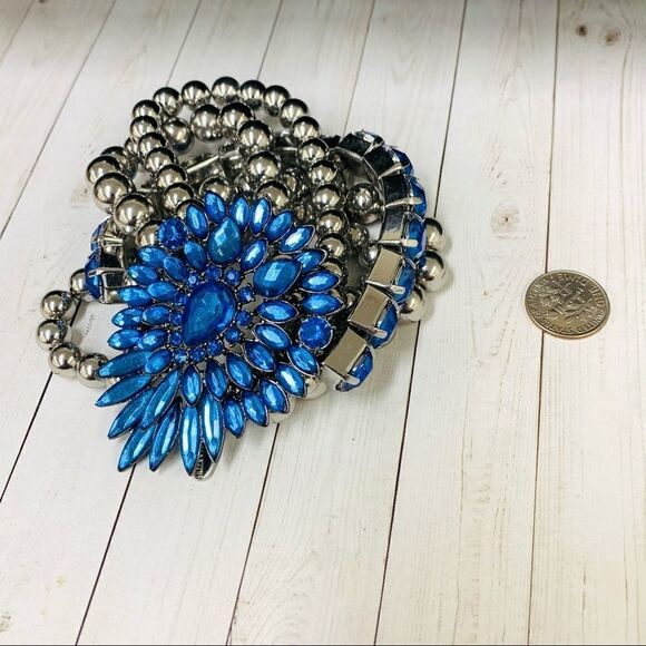 Traci Lynn Blue Crystal Silver Bead Bracelet - Picture 1 of 2